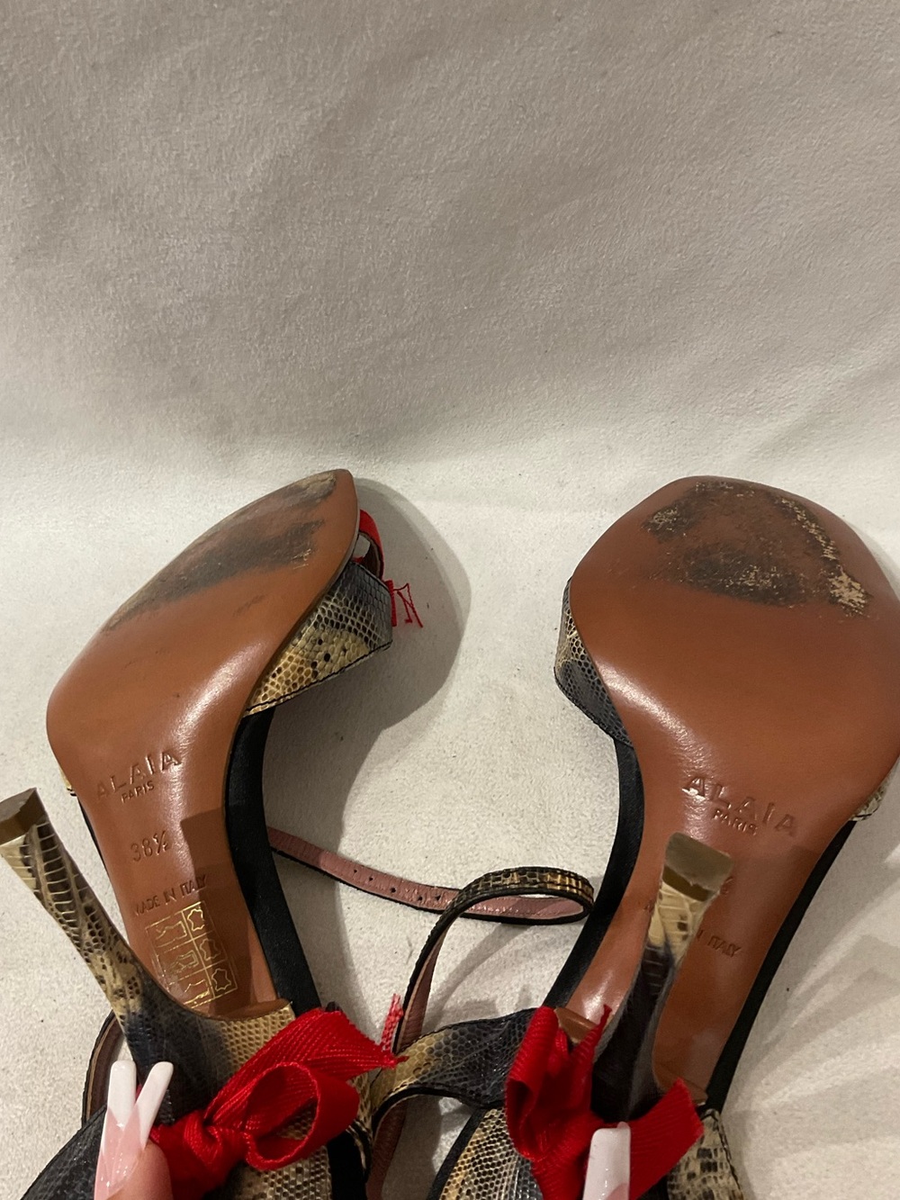 Alaia Heels - Picture 4 of 6